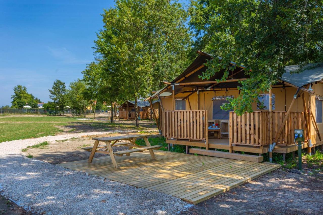 Agriturismo Tenuta Regina - Glamping luxury lodges Palazzolo dello Stella Exterior foto