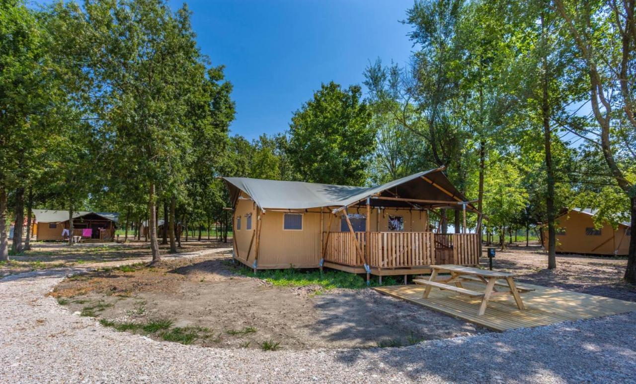 Agriturismo Tenuta Regina - Glamping luxury lodges Palazzolo dello Stella Exterior foto